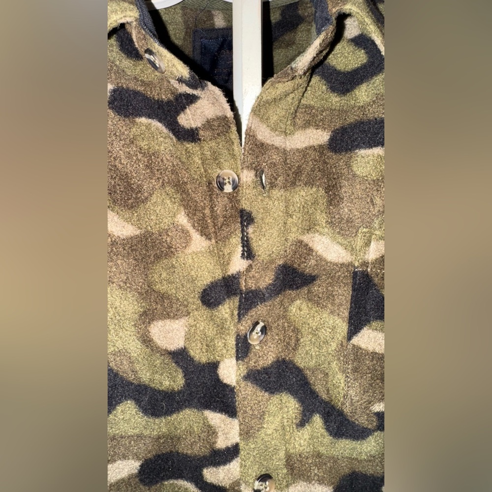 Nomad Camo Button-Up Fleece Shirt – Size L (Big Boy Label) - Picture 2 of 4
